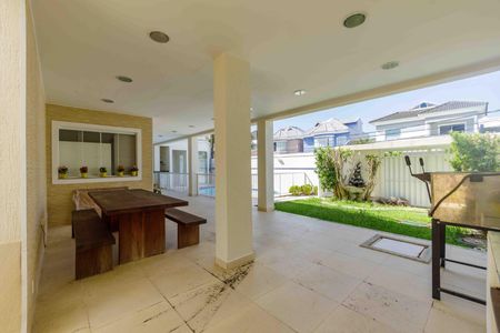 Casa de condomínio à venda com 400m², 3 quartos e 2 vagas Casa de condomínio à venda com 400m², 3 quartos e 2 vagasÁrea de Lazer