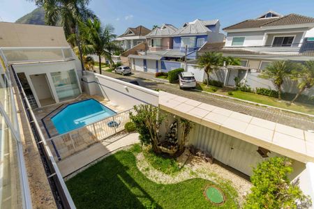 Casa de condomínio à venda com 400m², 3 quartos e 2 vagas Casa de condomínio à venda com 400m², 3 quartos e 2 vagasÁrea de Lazer