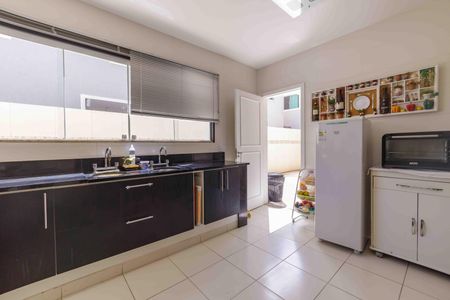 Casa de condomínio à venda com 400m², 3 quartos e 2 vagas Casa de condomínio à venda com 400m², 3 quartos e 2 vagasCozinha