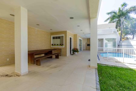 Casa de condomínio à venda com 400m², 3 quartos e 2 vagas Casa de condomínio à venda com 400m², 3 quartos e 2 vagasÁrea de Lazer