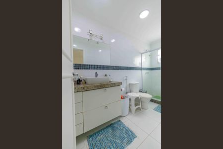 Casa de condomínio à venda com 400m², 3 quartos e 2 vagas Casa de condomínio à venda com 400m², 3 quartos e 2 vagasBanheiro da Suíte 1