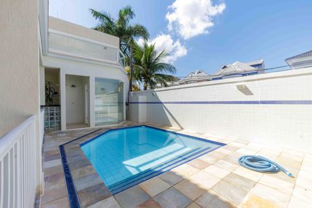 Casa de condomínio à venda com 400m², 3 quartos e 2 vagas Casa de condomínio à venda com 400m², 3 quartos e 2 vagasÁrea de Lazer