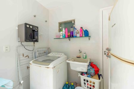 Casa de condomínio à venda com 400m², 3 quartos e 2 vagas Casa de condomínio à venda com 400m², 3 quartos e 2 vagasÁrea de Serviço