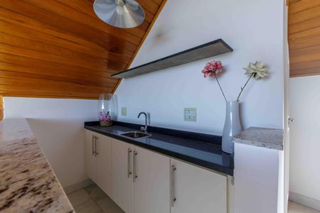 Casa de condomínio à venda com 400m², 3 quartos e 2 vagas Casa de condomínio à venda com 400m², 3 quartos e 2 vagasSótão