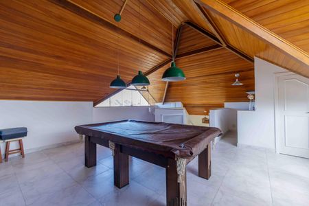 Casa de condomínio à venda com 400m², 3 quartos e 2 vagas Casa de condomínio à venda com 400m², 3 quartos e 2 vagasSótão