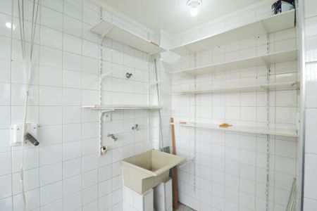 Apartamento à venda com 70m², 2 quartos e 1 vaga Apartamento à venda com 70m², 2 quartos e 1 vagaCozinha e Área de Serviço