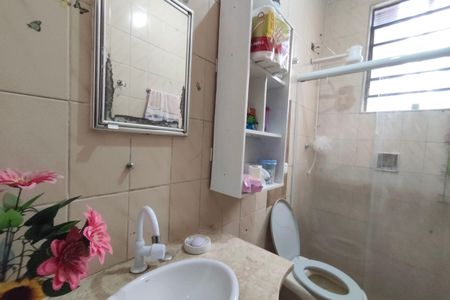 Casa à venda com 250m², 4 quartos e 2 vagas Casa à venda com 250m², 4 quartos e 2 vagasBanheiro Social