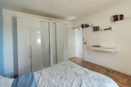Casa à venda com 250m², 4 quartos e 2 vagas Casa à venda com 250m², 4 quartos e 2 vagasQuarto Suíte