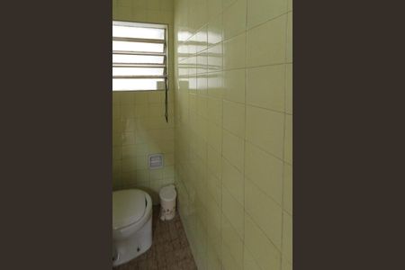 Casa à venda com 400m², 5 quartos e 4 vagas Casa à venda com 400m², 5 quartos e 4 vagasBanheiro de Serviço