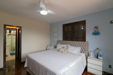 Casa à venda com 1100m², 5 quartos e 10 vagas Casa à venda com 1100m², 5 quartos e 10 vagasSuíte