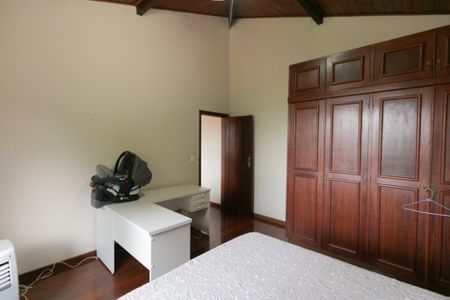 Casa à venda com 1100m², 5 quartos e 10 vagas Casa à venda com 1100m², 5 quartos e 10 vagasQuarto 1