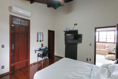 Casa à venda com 1100m², 5 quartos e 10 vagas Casa à venda com 1100m², 5 quartos e 10 vagasQuarto 2