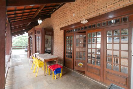 Casa à venda com 1100m², 5 quartos e 10 vagas Casa à venda com 1100m², 5 quartos e 10 vagasÁrea Externa