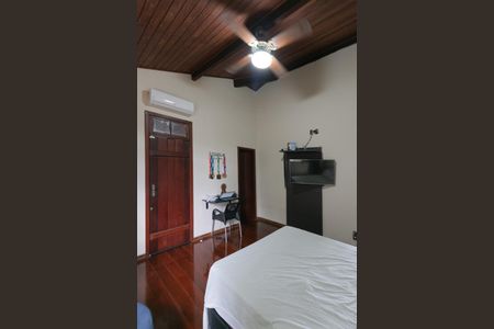 Casa à venda com 1100m², 5 quartos e 10 vagas Casa à venda com 1100m², 5 quartos e 10 vagasQuarto 2