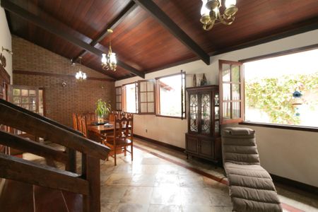 Casa à venda com 1100m², 5 quartos e 10 vagas Casa à venda com 1100m², 5 quartos e 10 vagasSala de Jantar