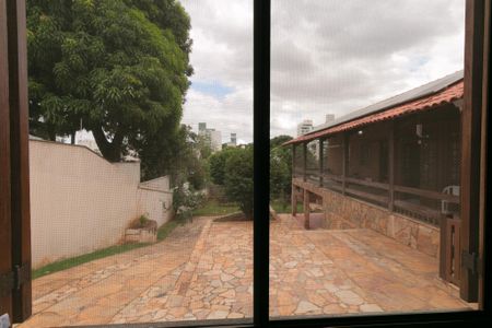 Casa à venda com 1100m², 5 quartos e 10 vagas Casa à venda com 1100m², 5 quartos e 10 vagasVista da Suíte