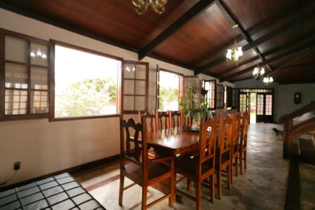 Casa à venda com 1100m², 5 quartos e 10 vagas Casa à venda com 1100m², 5 quartos e 10 vagasSala de Jantar