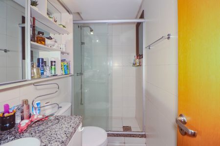 Apartamento à venda com 66m², 2 quartos e 1 vagaBanheiro Social
