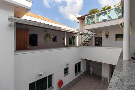 Casa para alugar com 500m², 6 quartos e 6 vagasÁrea externa