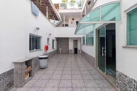 Casa para alugar com 500m², 6 quartos e 6 vagasQuintal