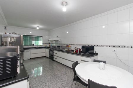 Casa para alugar com 500m², 6 quartos e 6 vagasCozinha 2