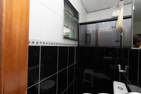 Casa para alugar com 500m², 6 quartos e 6 vagasBanheiro da Edícula