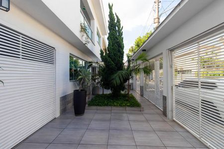 Casa para alugar com 500m², 6 quartos e 6 vagasEntrada
