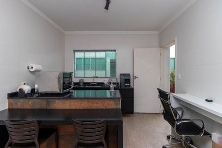 Casa para alugar com 500m², 6 quartos e 6 vagasCozinha 1