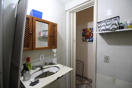 Apartamento à venda com 130m², 2 quartos e 2 vagasBanheiro Social 1