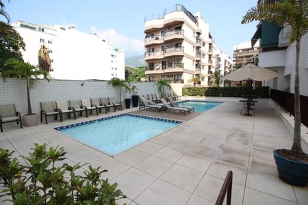 Apartamento à venda com 130m², 2 quartos e 2 vagasPiscina