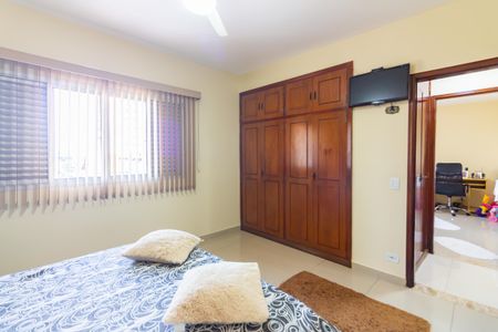 Apartamento à venda com 118m², 3 quartos e 2 vagas Apartamento à venda com 118m², 3 quartos e 2 vagasQuarto 2