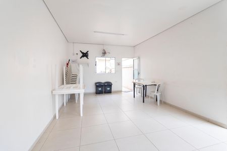 Apartamento à venda com 52m², 2 quartos e 1 vaga Apartamento à venda com 52m², 2 quartos e 1 vagaÁrea comum - Salão de festas
