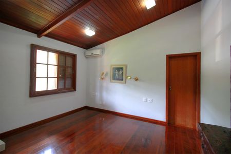 Casa à venda com 4500m², 5 quartos e 4 vagasSala de Estar 2