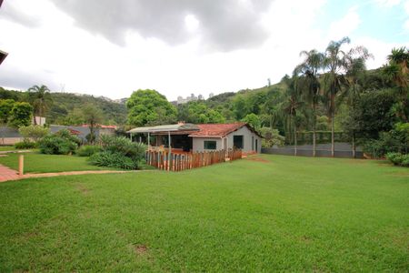 Casa à venda com 4500m², 5 quartos e 4 vagasQuintal