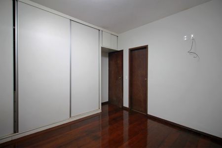 Casa à venda com 4500m², 5 quartos e 4 vagasSuíte 