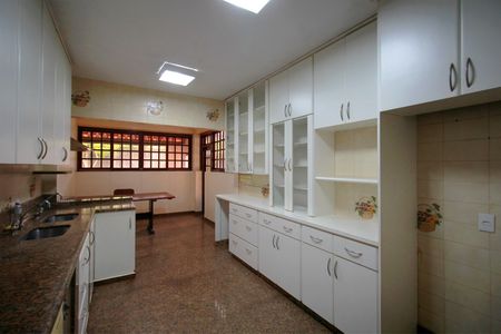 Casa à venda com 4500m², 5 quartos e 4 vagasCozinha