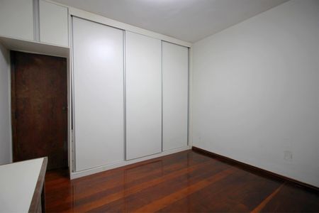 Casa à venda com 4500m², 5 quartos e 4 vagasQuarto 2