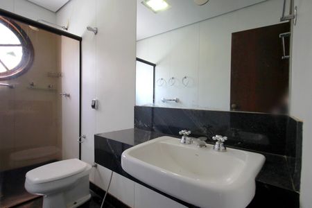 Casa à venda com 4500m², 5 quartos e 4 vagasBanheiro 1