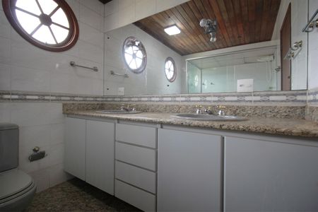 Casa à venda com 4500m², 5 quartos e 4 vagasBanheiro 3