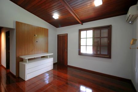 Casa à venda com 4500m², 5 quartos e 4 vagasSala de Estar 2