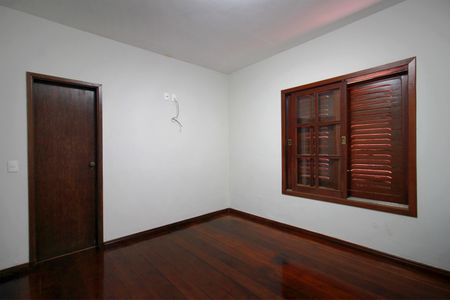 Casa à venda com 4500m², 5 quartos e 4 vagasSuíte 