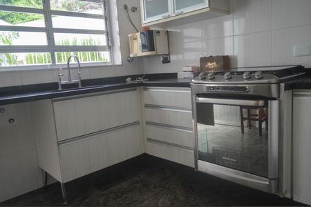 Casa à venda com 221m², 3 quartos e 2 vagas Casa à venda com 221m², 3 quartos e 2 vagasCozinha