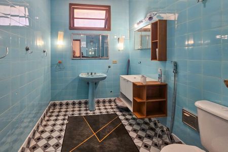 Casa para alugar com 500m², 4 quartos e 5 vagasBanheiro 2