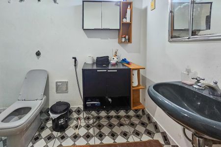 Casa para alugar com 500m², 4 quartos e 5 vagasBanheiro