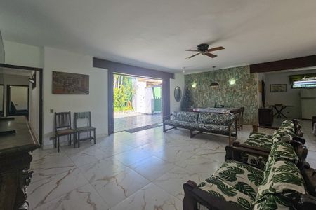 Casa para alugar com 500m², 4 quartos e 5 vagasSala