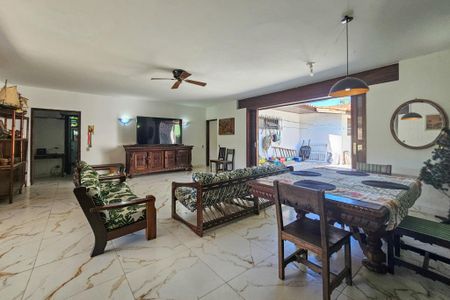 Casa para alugar com 500m², 4 quartos e 5 vagasSala