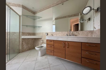Apartamento para alugar com 270m², 3 quartos e 3 vagasSuíte 2 - Banheiro