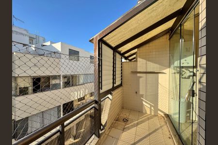 Apartamento para alugar com 270m², 3 quartos e 3 vagasVaranda