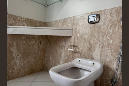 Apartamento para alugar com 270m², 3 quartos e 3 vagasSuíte 2 - Banheiro