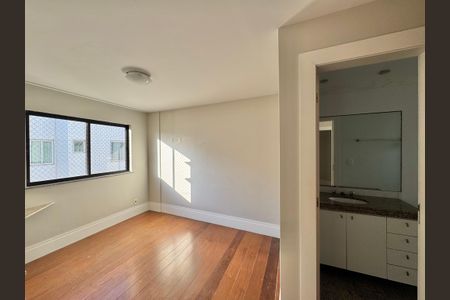 Apartamento para alugar com 270m², 3 quartos e 3 vagasSuíte 1